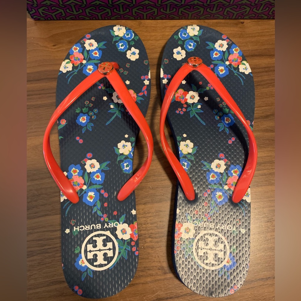 Tory Burch Brand new in the box Red Pansy Bouquet flip flops. Size 9